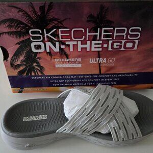 SKECHERS SANDALS NEW NEVER WORN